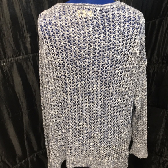 NWOT Hollister Navy and Cream Sweater - Picture 4 of 4